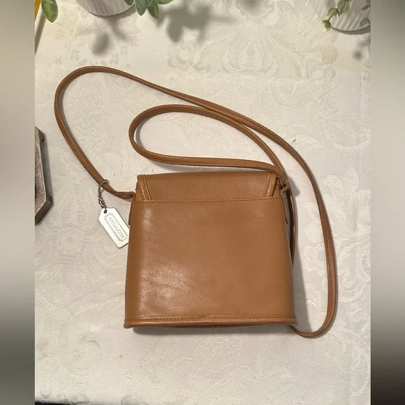 Coach Vintage Tango Flap‎ in Camel - Costa Rica 9049 - Picture 2 of 11